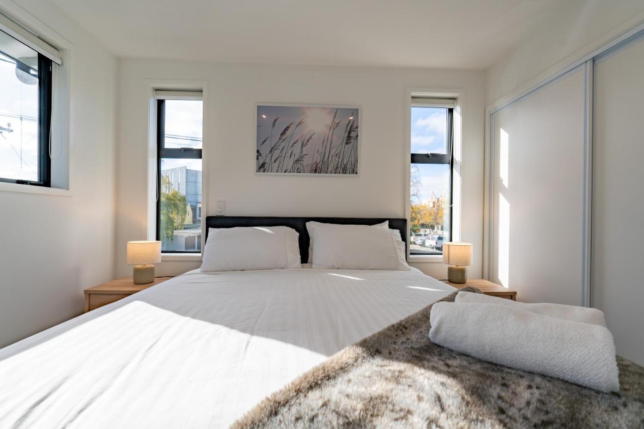 King Bed On Hagley Park Corner In The Cbd Leilighet Christchurch Eksteriør bilde