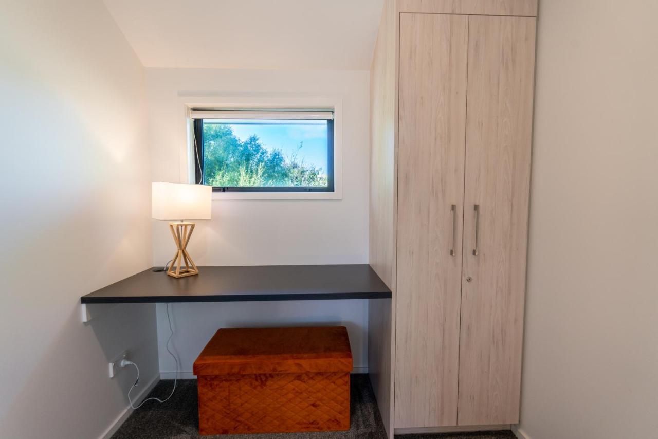 King Bed On Hagley Park Corner In The Cbd Leilighet Christchurch Eksteriør bilde